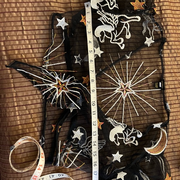 Solstice Black and Gold Starry Wrap - Picture 8 of 8